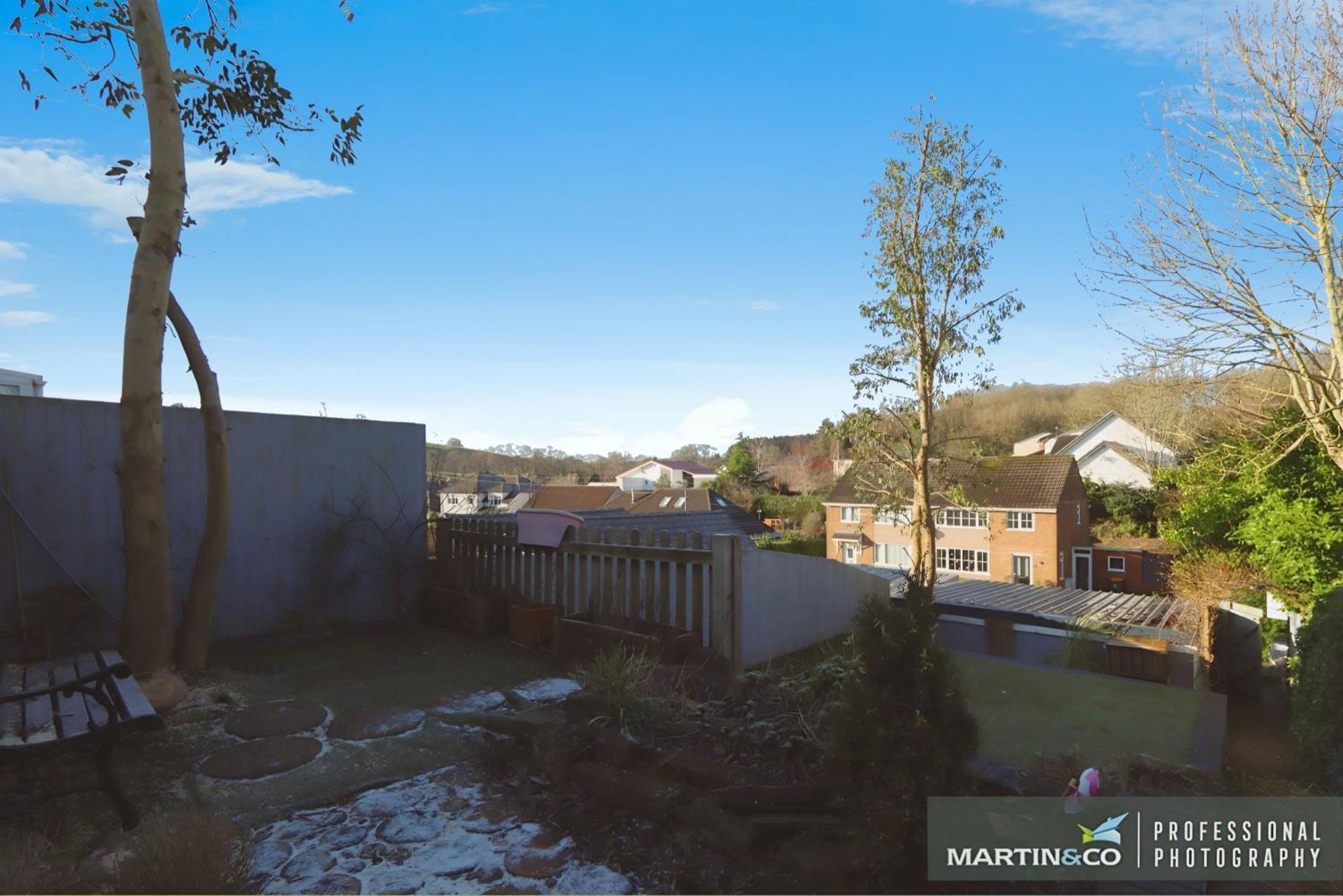 The Pink House , Free Parking , 3 Bedrooms , Garden , Close To M4 And Countryside! Rogerstone Exterior photo