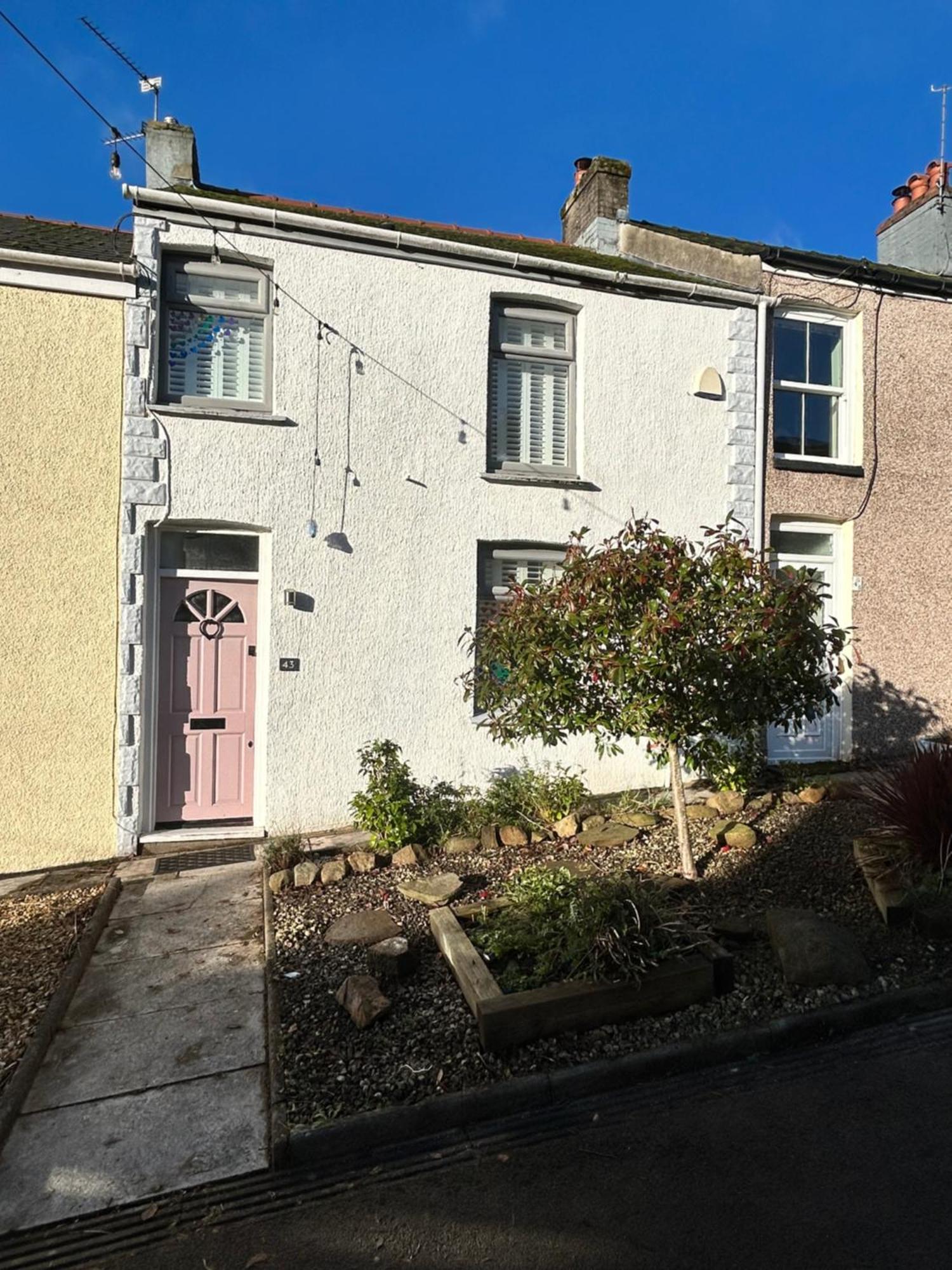 The Pink House , Free Parking , 3 Bedrooms , Garden , Close To M4 And Countryside! Rogerstone Exterior photo